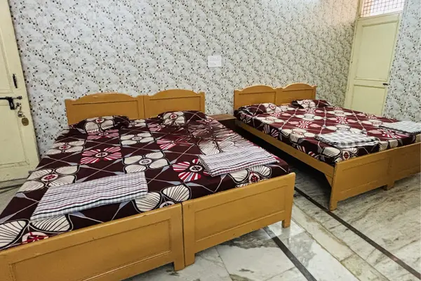 Non AC pilgrim room near Taleti Road Palitana Gujarat
